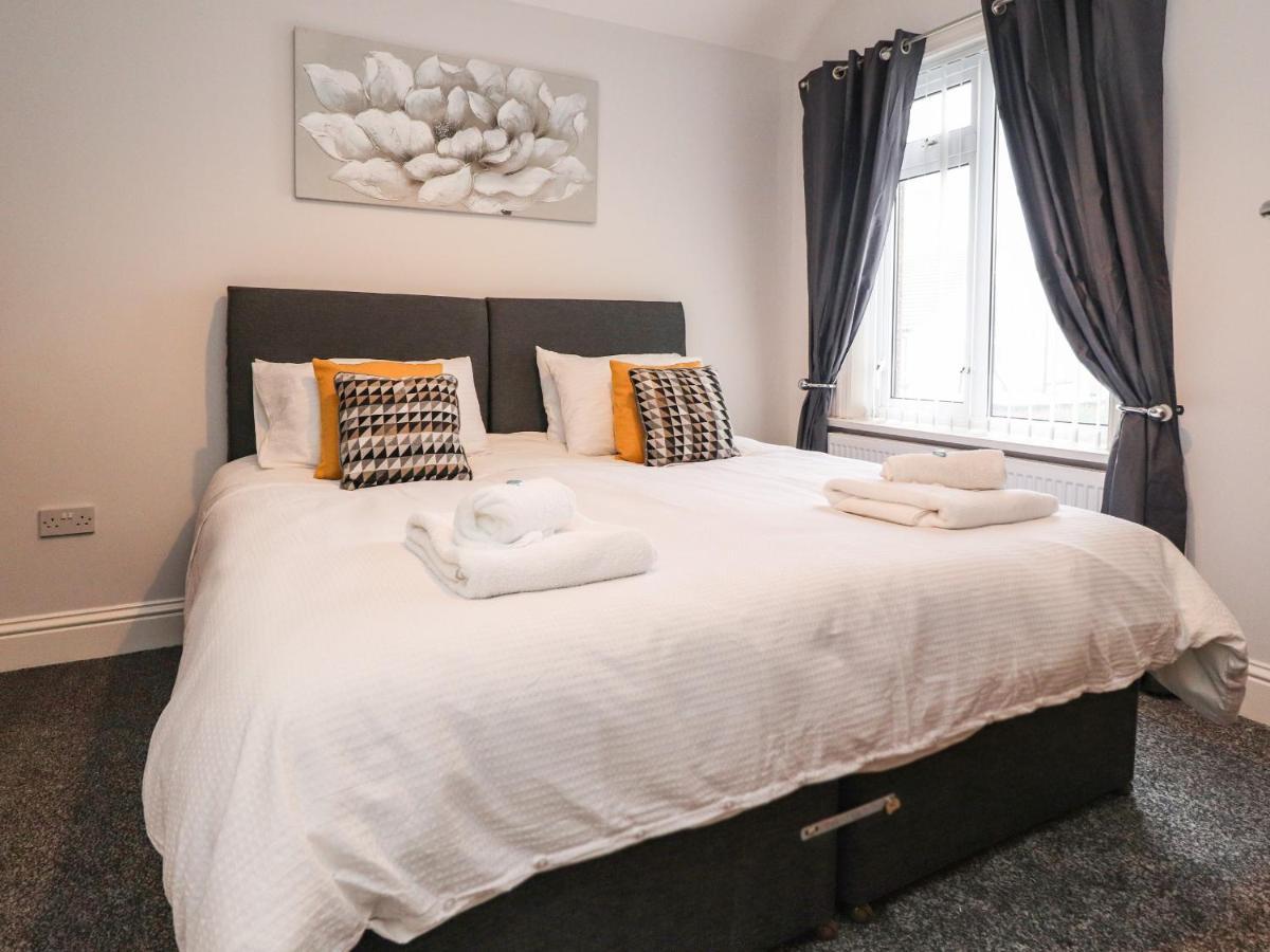 37 Nutter Road Villa Кливлис Екстериор снимка