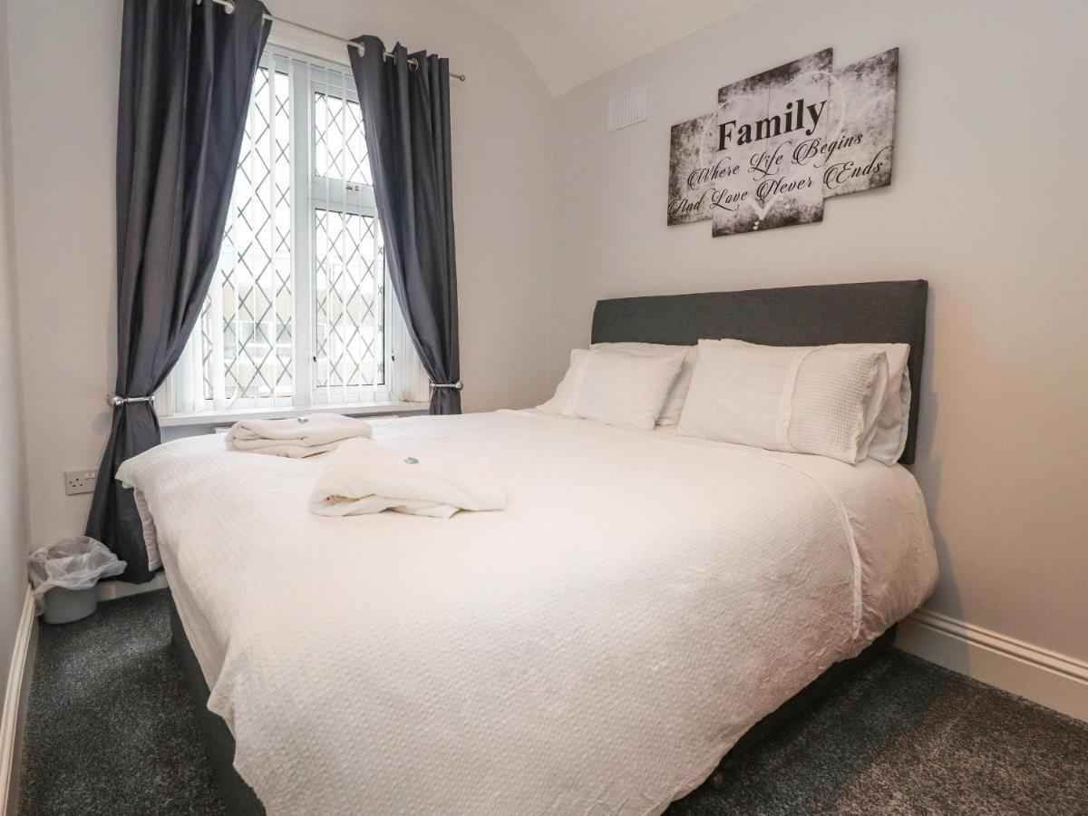 37 Nutter Road Villa Кливлис Екстериор снимка