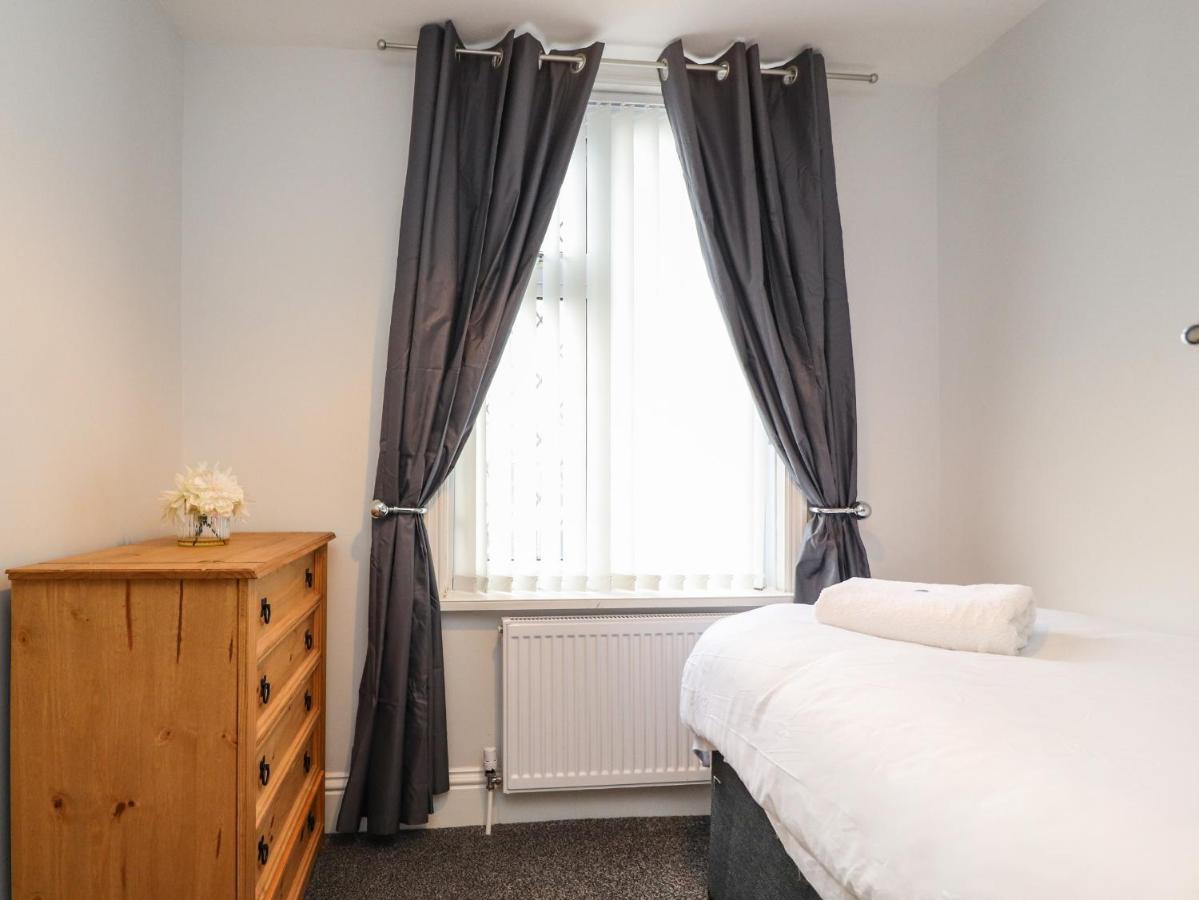 37 Nutter Road Villa Кливлис Екстериор снимка