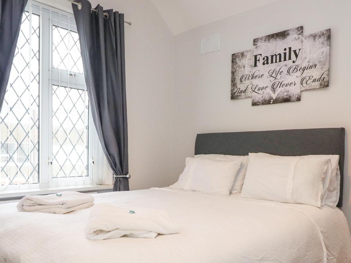 37 Nutter Road Villa Кливлис Екстериор снимка